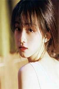 爱妃不擅争斗，朕只好专宠精修版